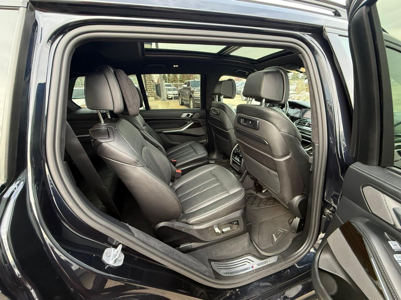 2019 BMW X7 xDrive50i | M PACKAGE | ALL CREDIT ACCEPTED!! - Photo #18