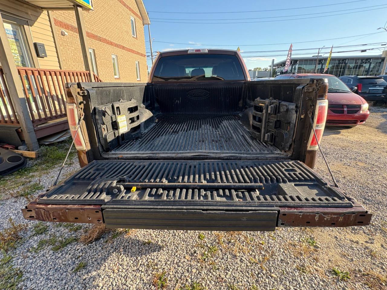 2011 Ford F-150 4WD SUPERCREW 145" XLT Photo