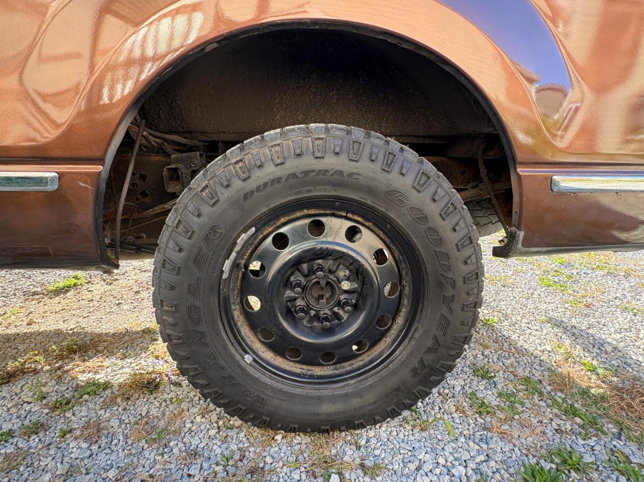 2011 Ford F-150 4WD SUPERCREW 145" XLT Photo