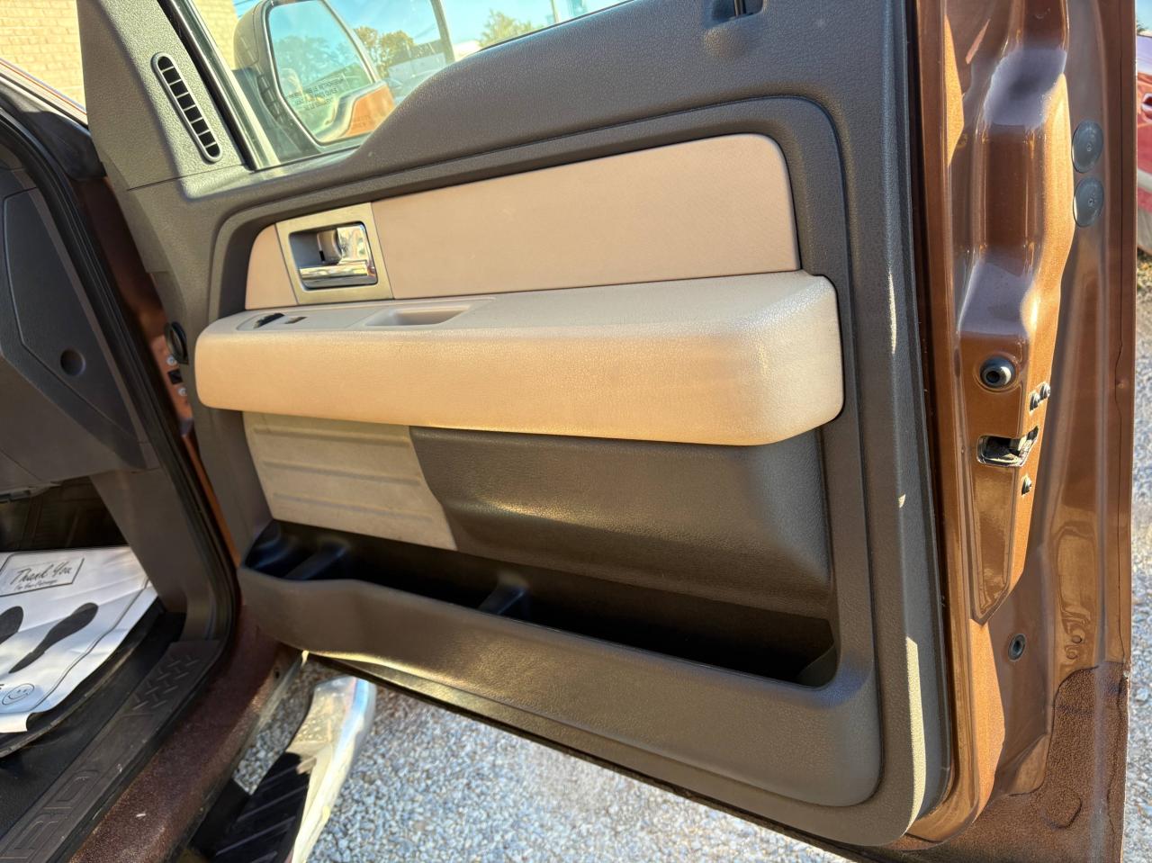 2011 Ford F-150 4WD SUPERCREW 145" XLT Photo