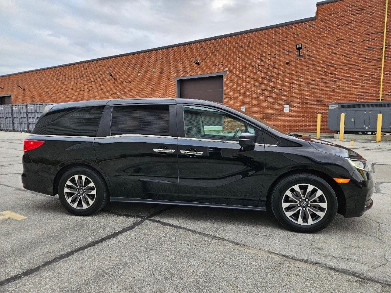 2021 Honda Odyssey EX-L NAVI-LEATHER-SUNROOF-LOADED-CERTIFIED Photo