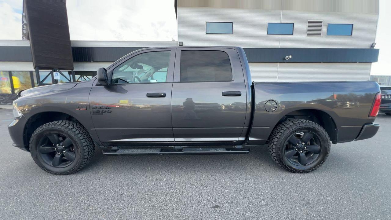 2022 RAM 1500 Classic Tradesman 4X4, 6 PASSENGER, SIRIUS XM, BACK UP CAMERA!! Photo4