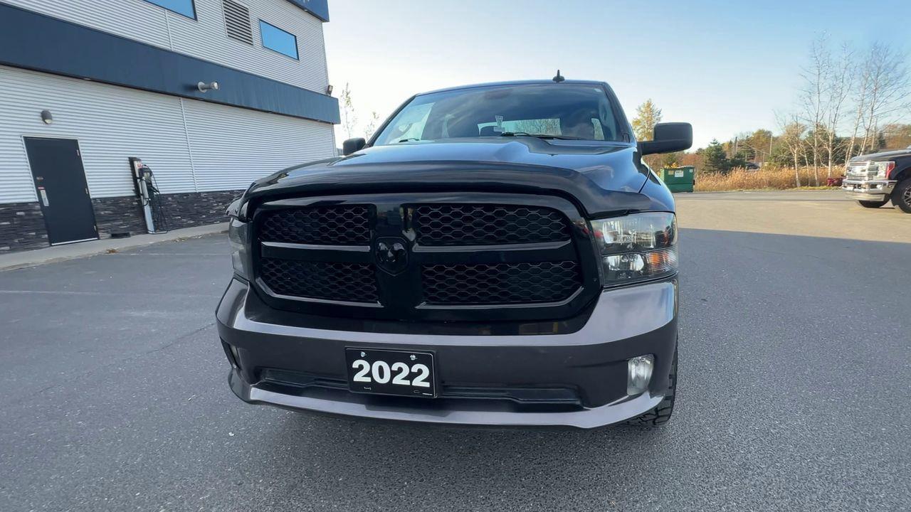 2022 RAM 1500 Classic Tradesman 4X4, 6 PASSENGER, SIRIUS XM, BACK UP CAMERA!! Photo2