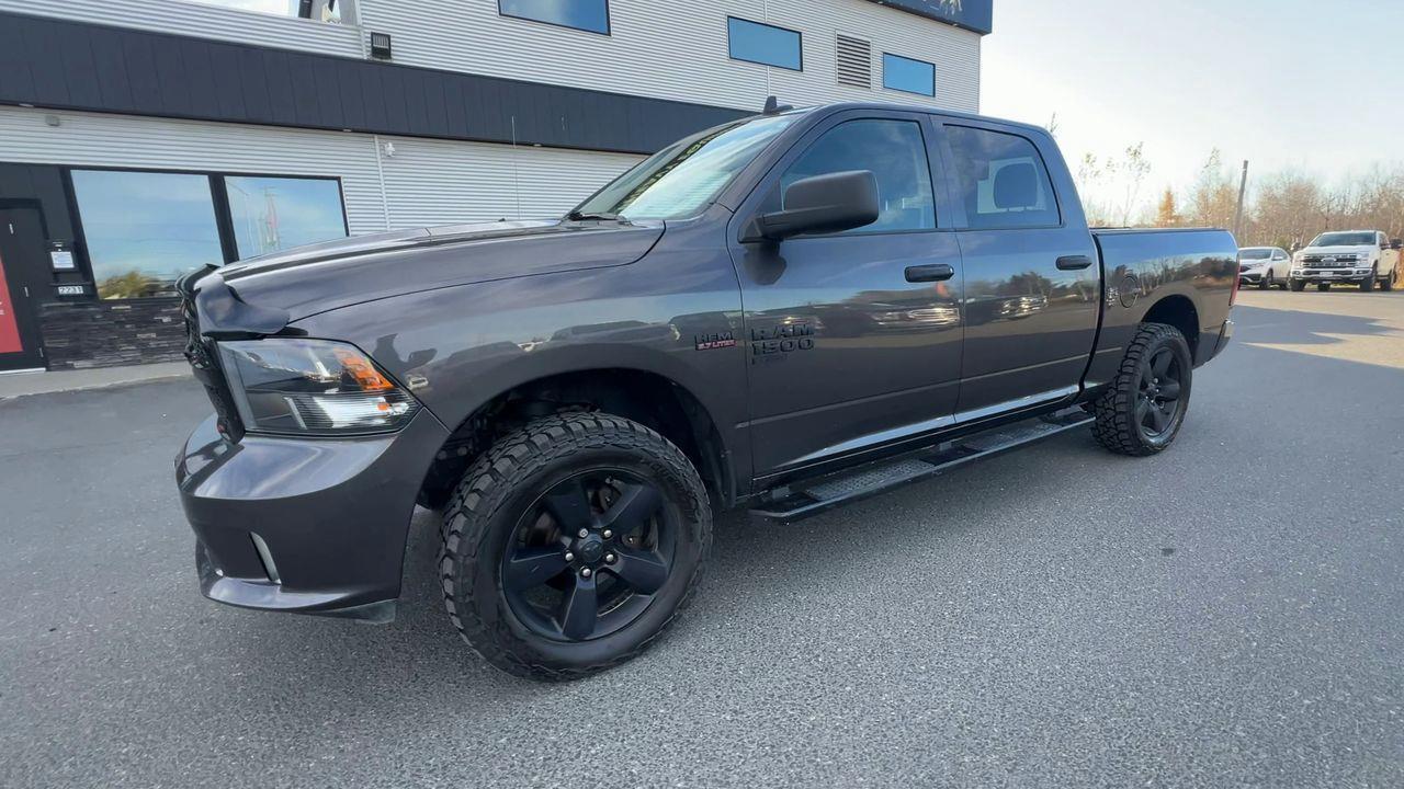 2022 RAM 1500 Classic Tradesman 4X4, 6 PASSENGER, SIRIUS XM, BACK UP CAMERA!! Photo3