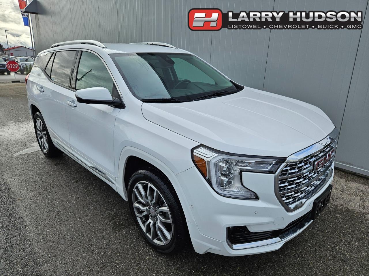 Used 2024 GMC Terrain Denali One Owner | AWD | Leather | Navigation | 19