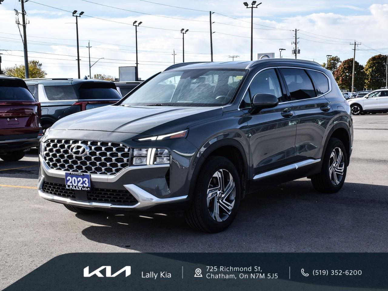 2023 Hyundai Santa Fe Preferred New Arrival | Low KMs | Clean CarFax | AWD Photo2