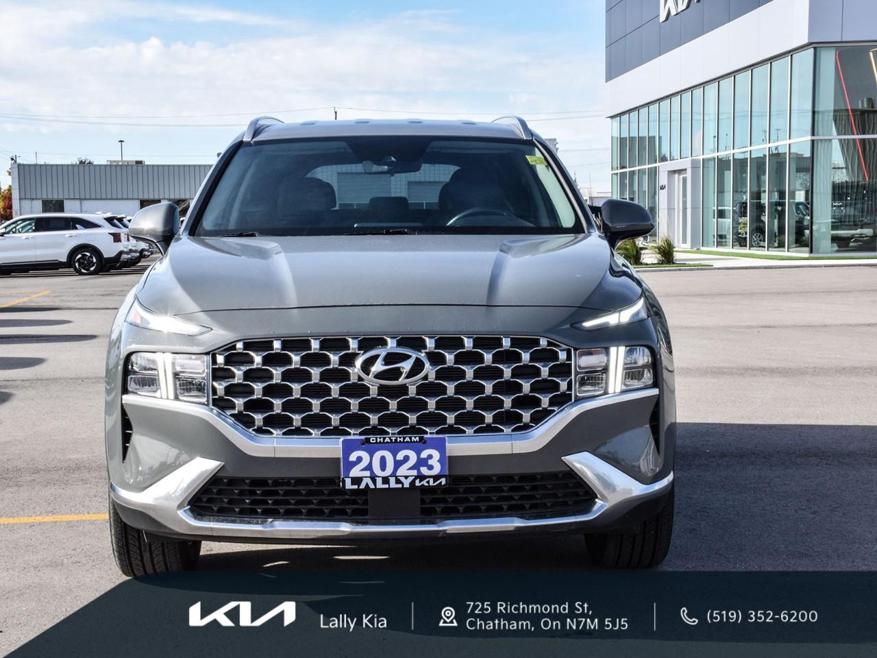 2023 Hyundai Santa Fe Preferred New Arrival | Low KMs | Clean CarFax | AWD Photo