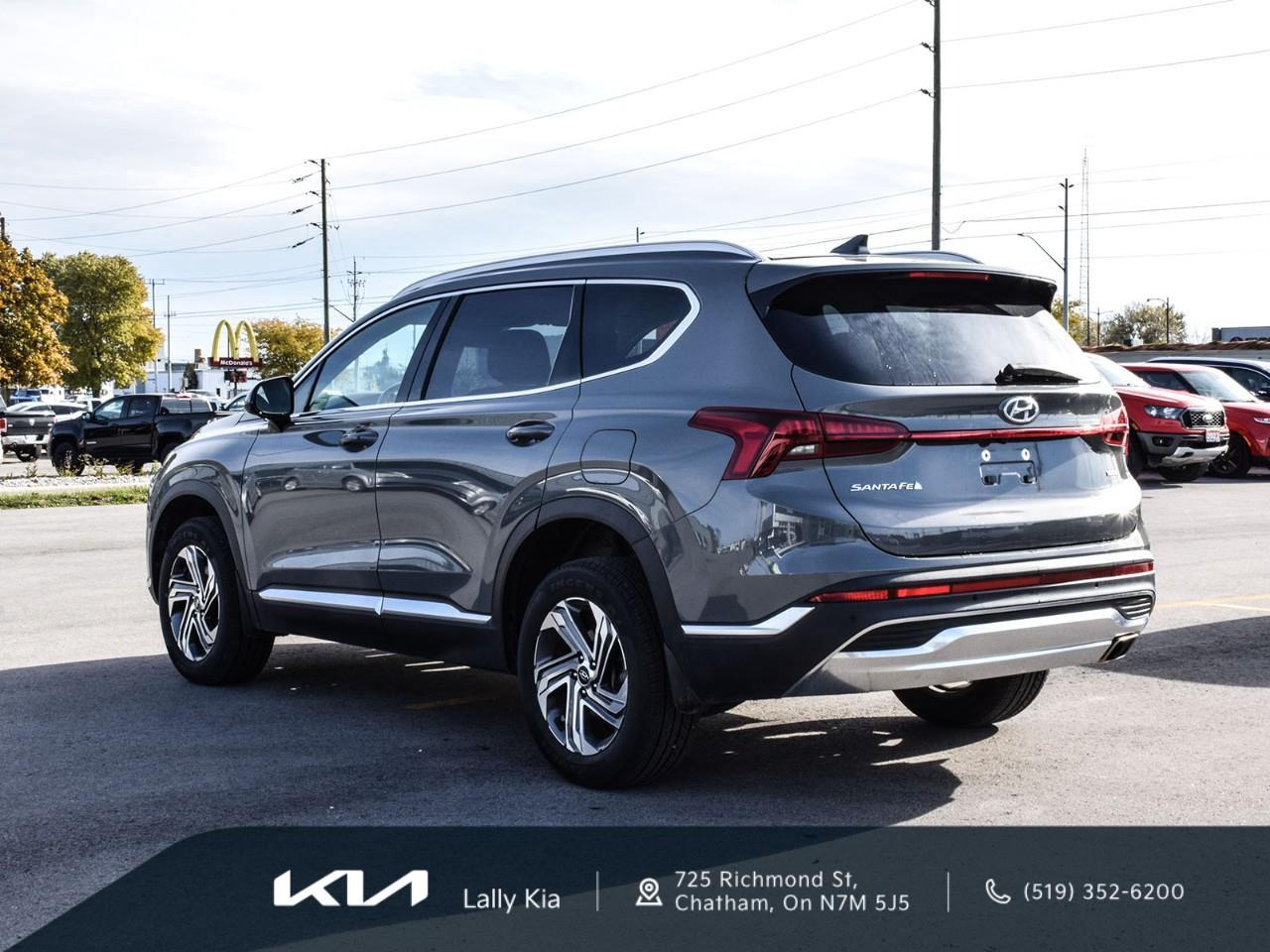 2023 Hyundai Santa Fe Preferred New Arrival | Low KMs | Clean CarFax | AWD Photo