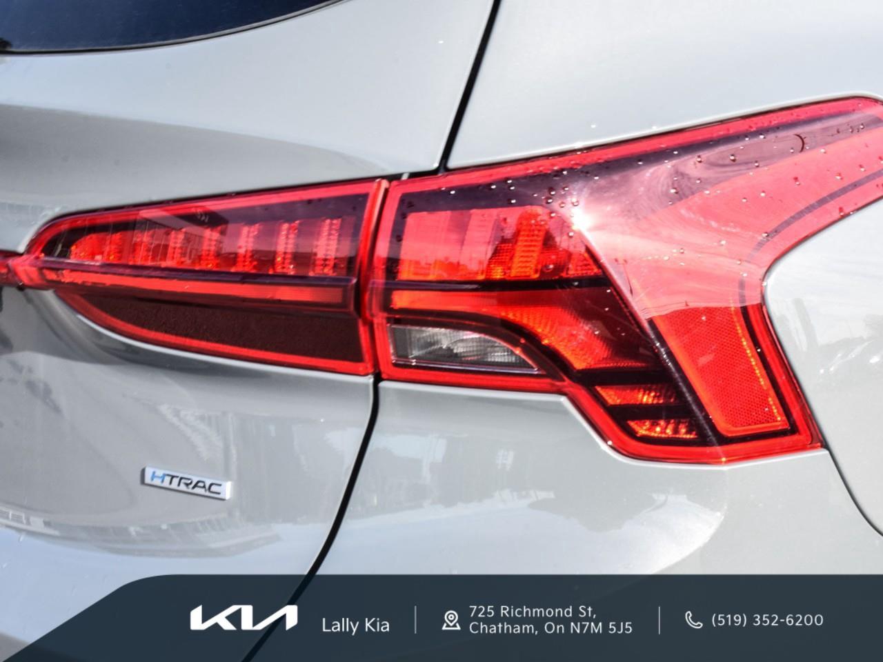 2023 Hyundai Santa Fe Preferred New Arrival | Low KMs | Clean CarFax | AWD Photo