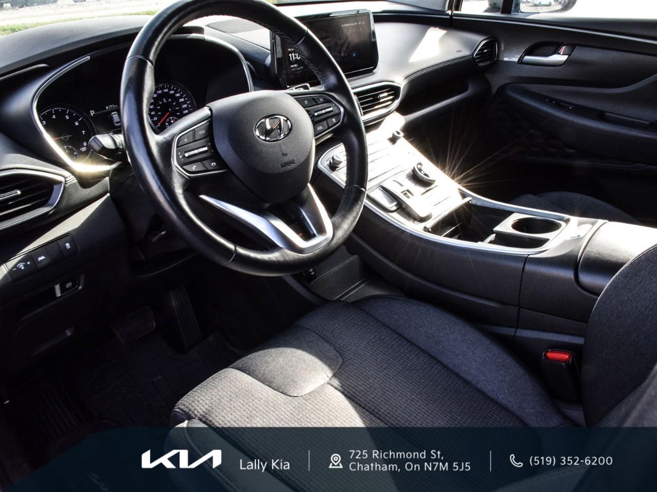 2023 Hyundai Santa Fe Preferred New Arrival | Low KMs | Clean CarFax | AWD Photo