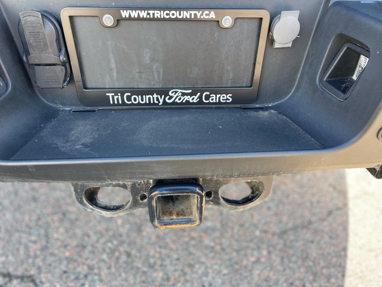 2023 Ford F-350 Super Duty SRW Lariat Photo5