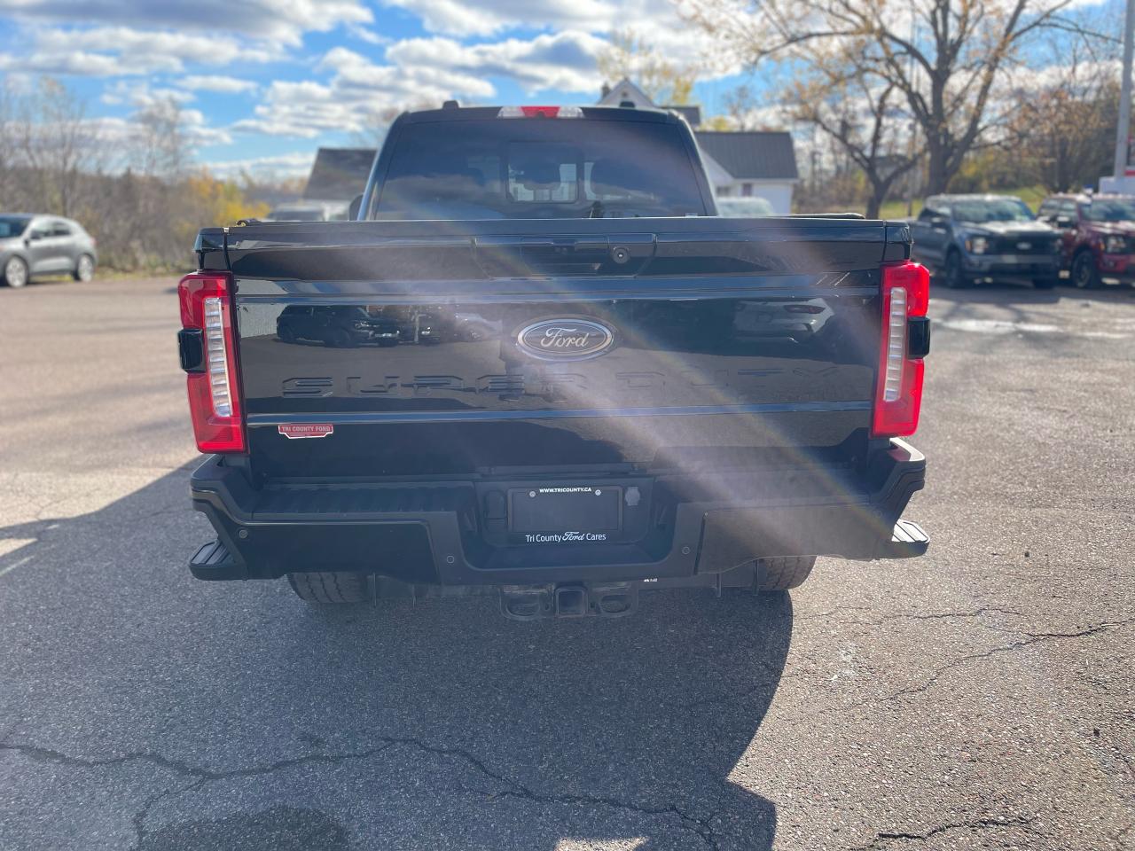 2023 Ford F-350 Super Duty SRW Lariat Photo5