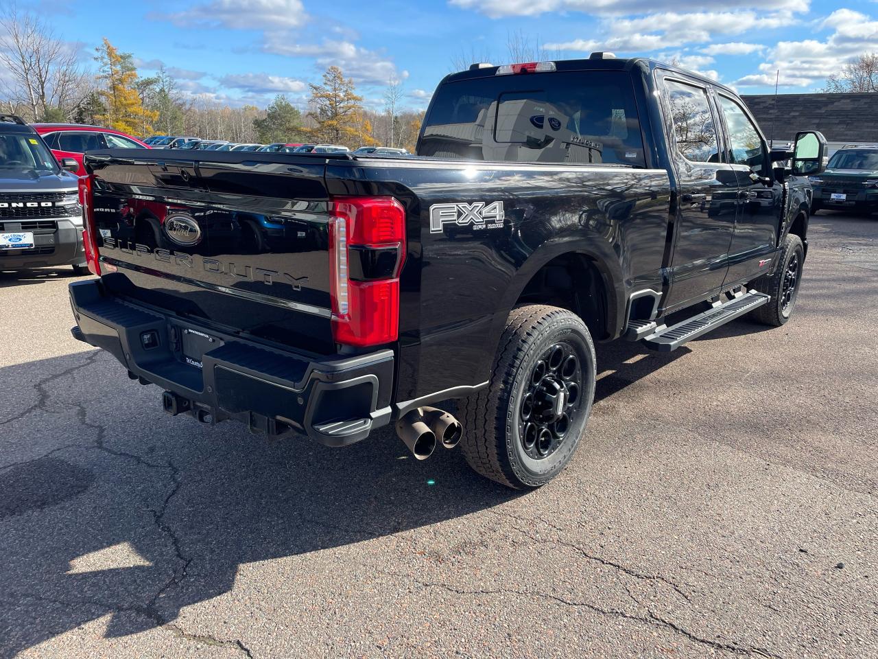 2023 Ford F-350 Super Duty SRW Lariat Photo5