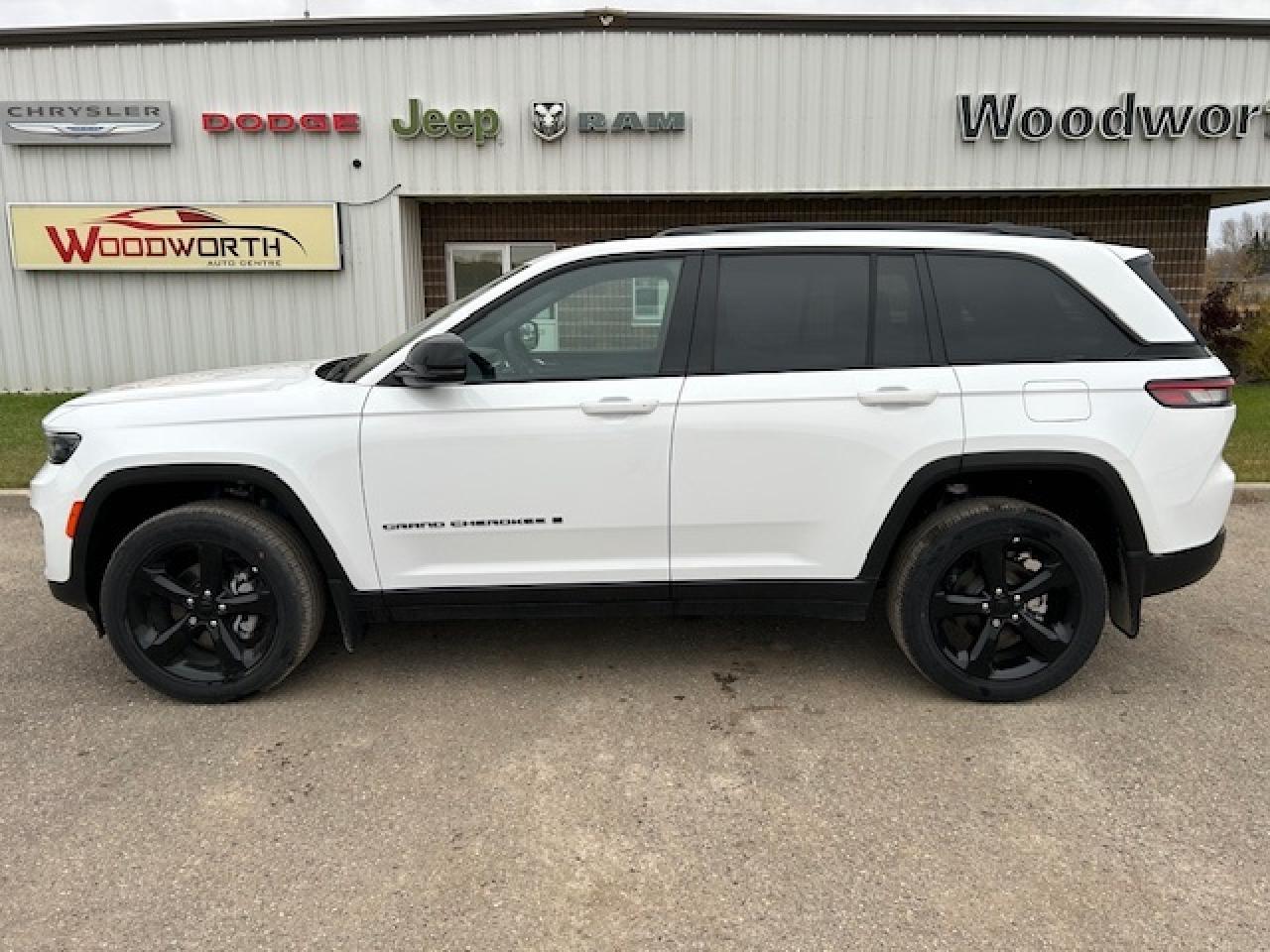 New 2025 Jeep Grand Cherokee Altitude for sale in Kenton, MB