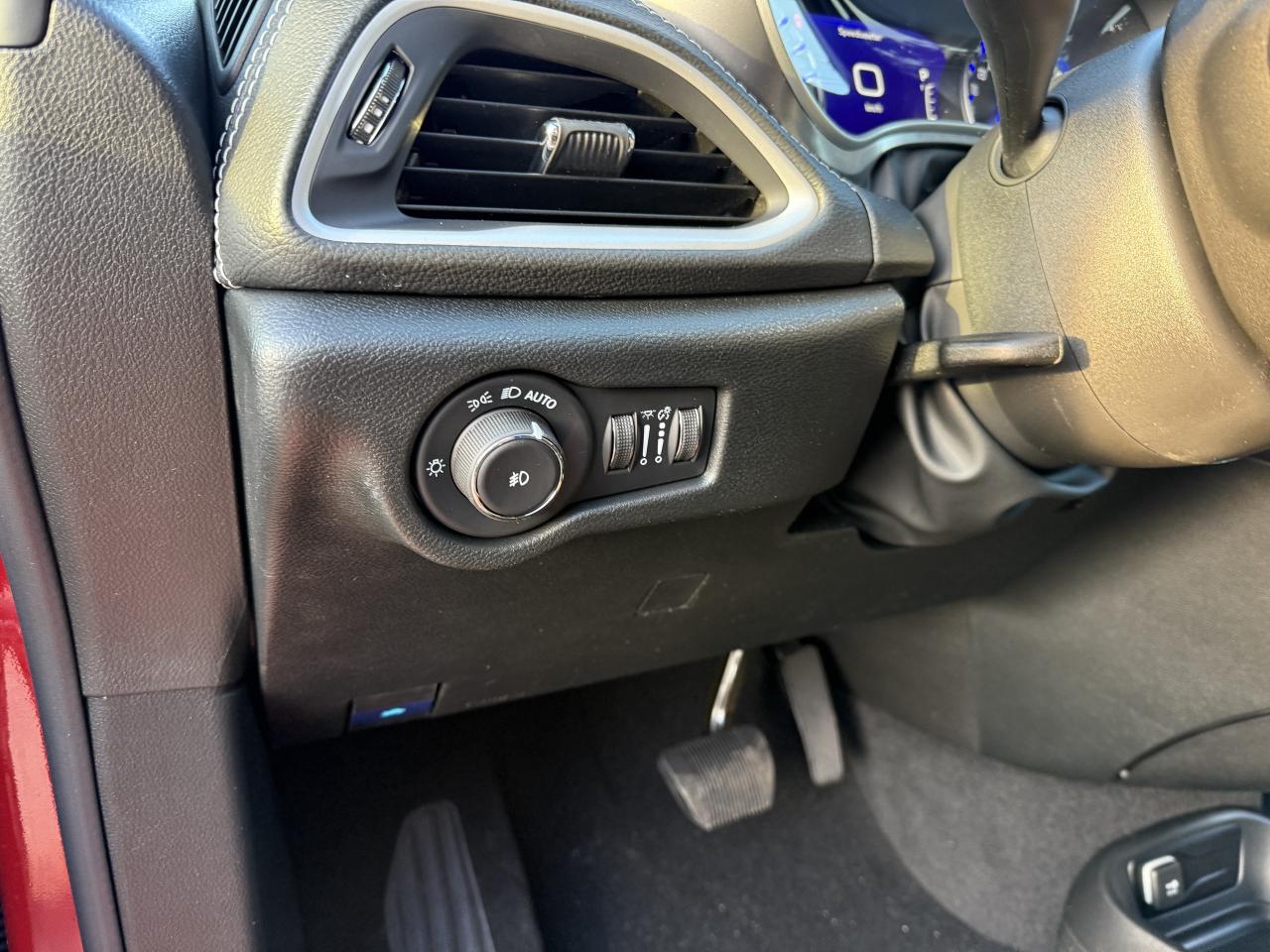 2026 Chrysler Pacifica Select FWD Photo