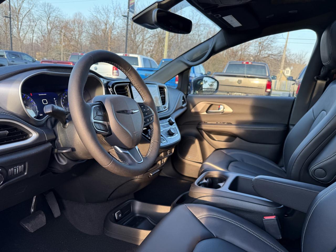 2026 Chrysler Pacifica Select FWD Photo