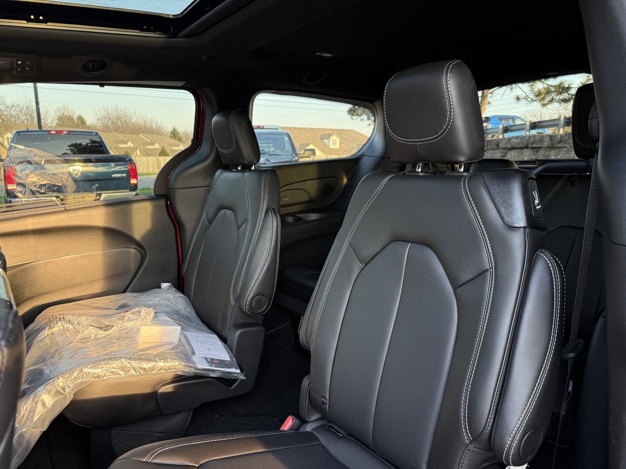 2026 Chrysler Pacifica Select FWD Photo