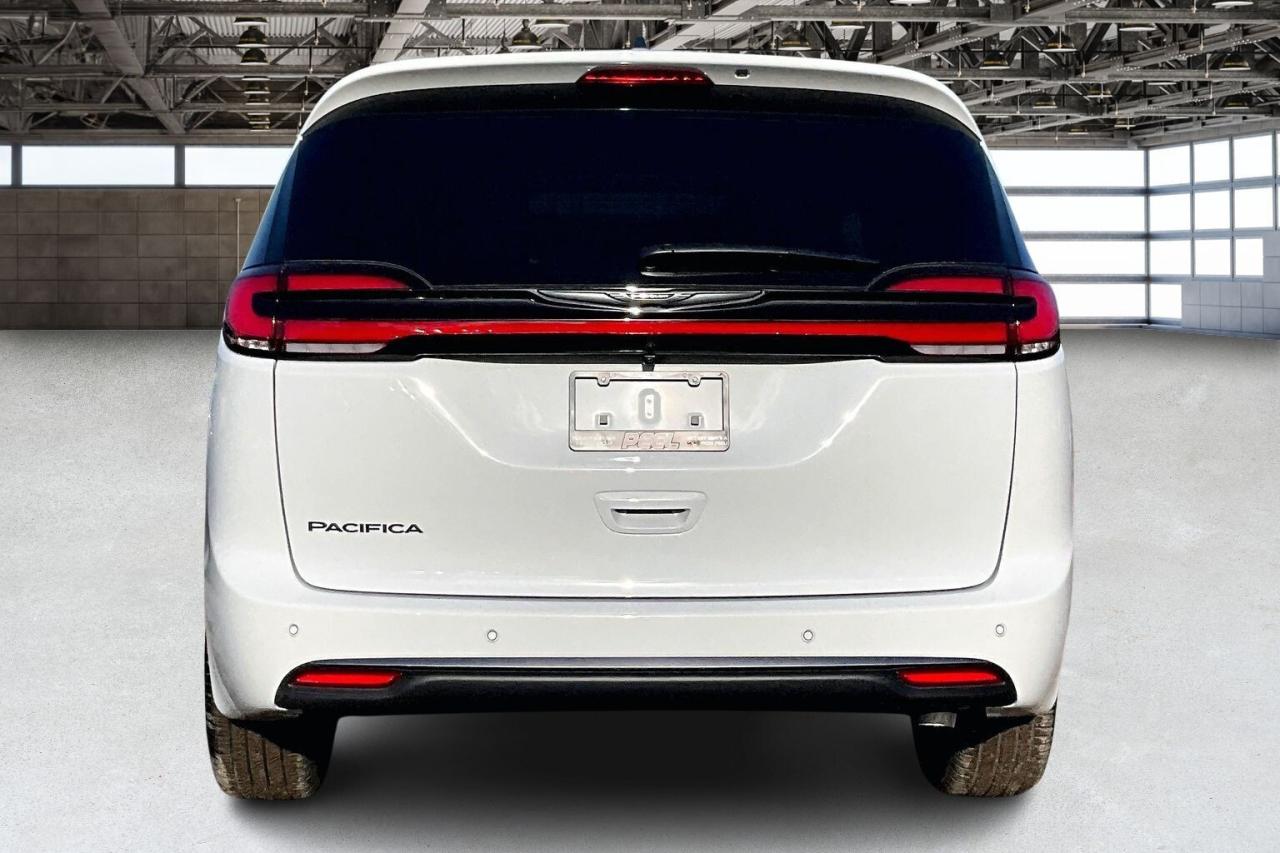 2026 Chrysler Pacifica SELECT | 100TH ANNIVERSARY | Theater Pkg | Sunroof Photo
