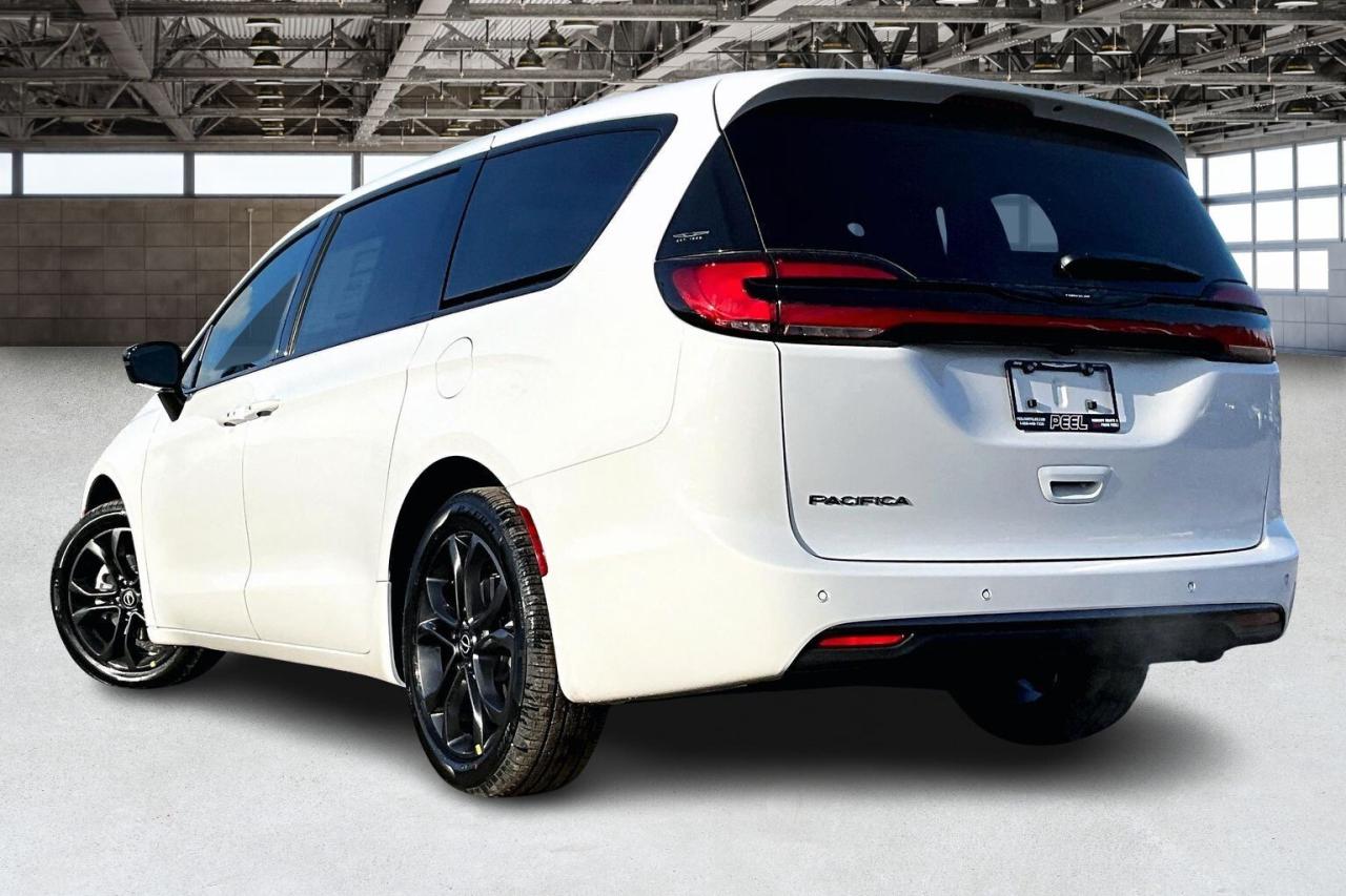 2026 Chrysler Pacifica SELECT | 100TH ANNIVERSARY | Theater Pkg | Sunroof Photo2