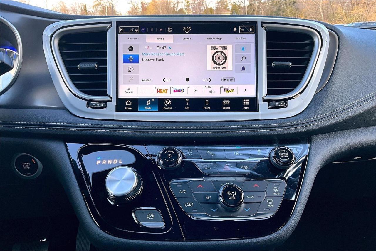 2026 Chrysler Pacifica SELECT | 100TH ANNIVERSARY | Theater Pkg | Sunroof Photo