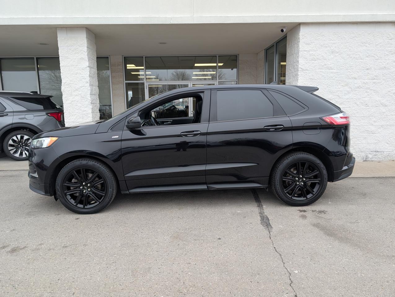 2021 Ford Edge ST Line Photo