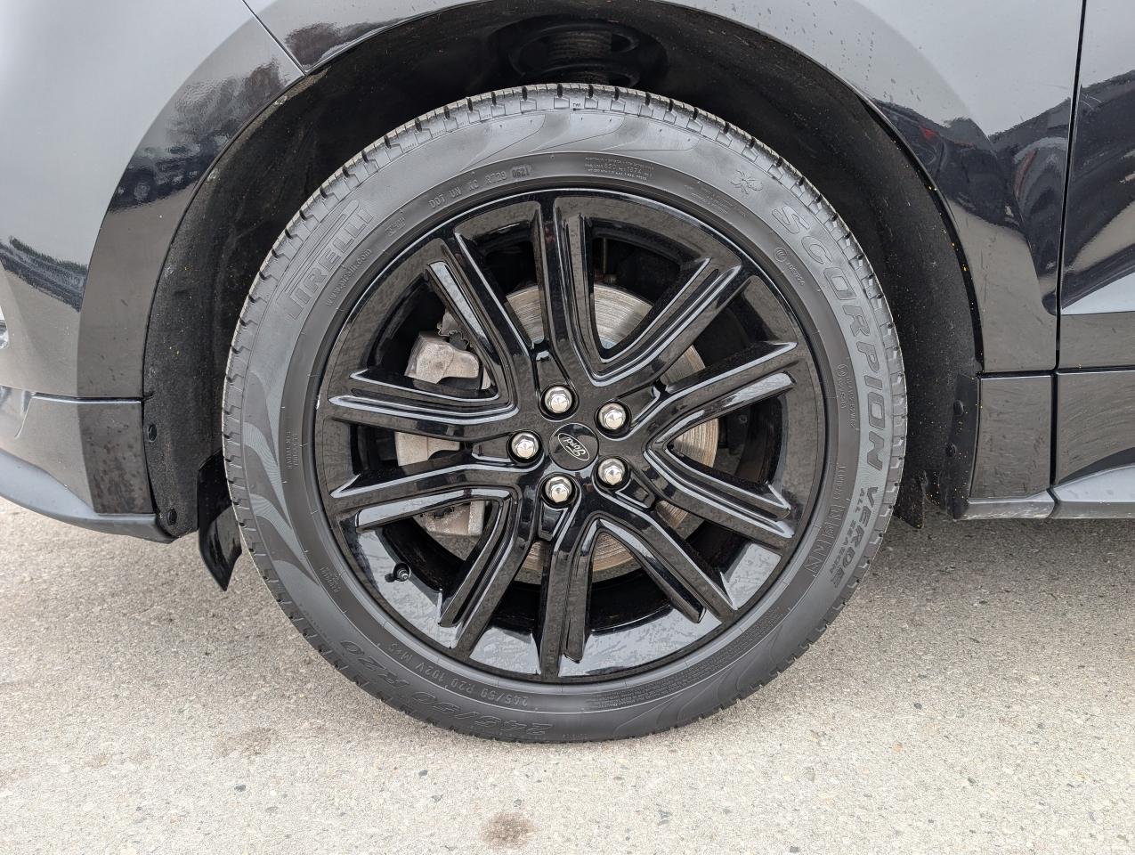 2021 Ford Edge ST Line Photo