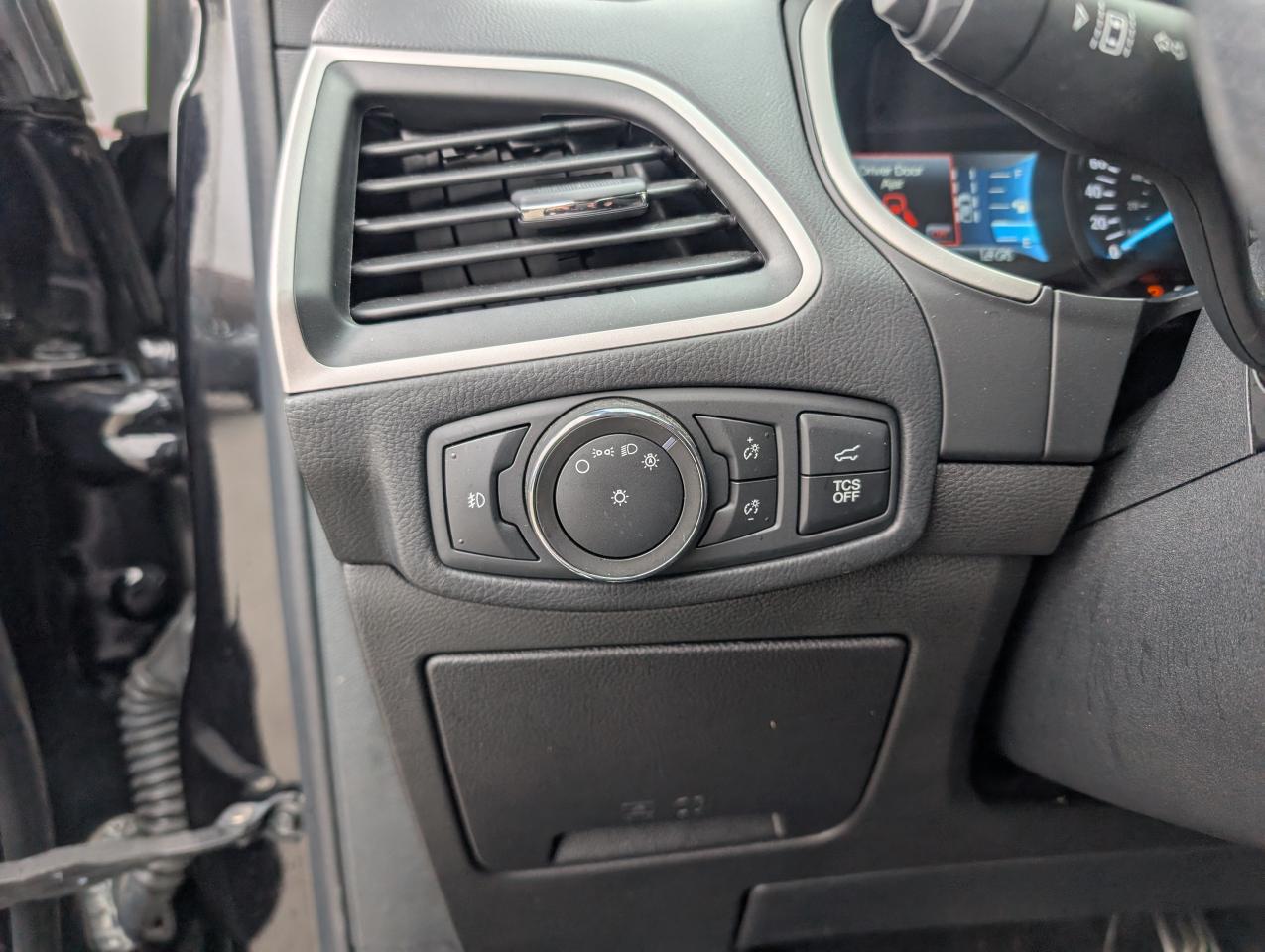 2021 Ford Edge ST Line Photo