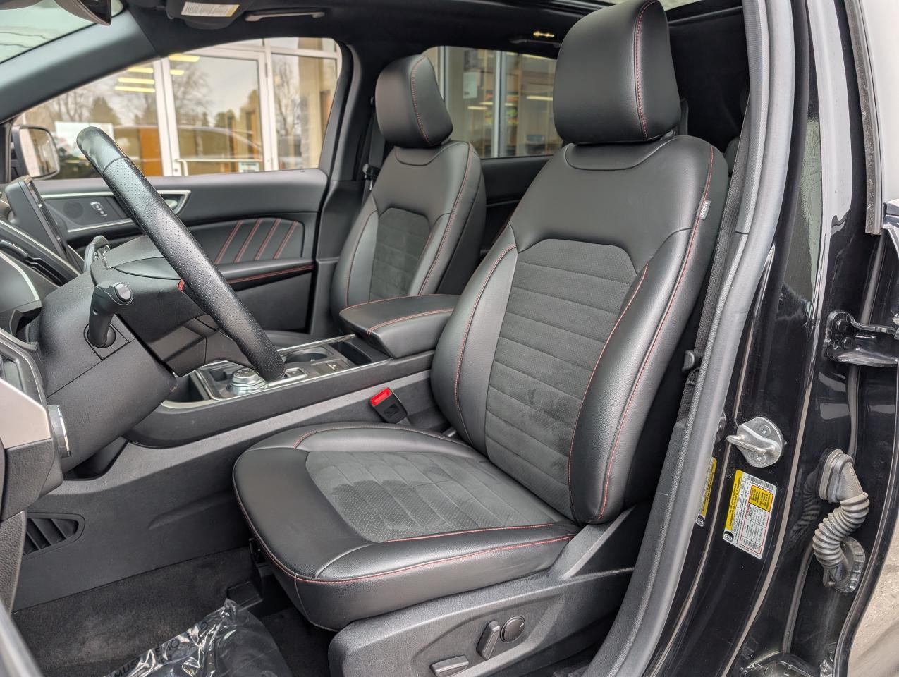 2021 Ford Edge ST Line Photo