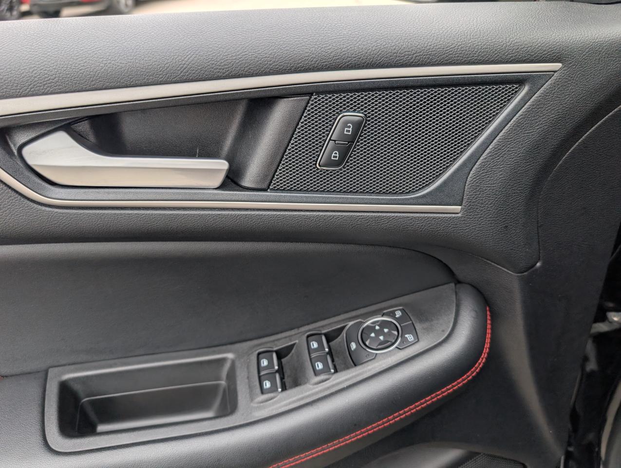 2021 Ford Edge ST Line Photo