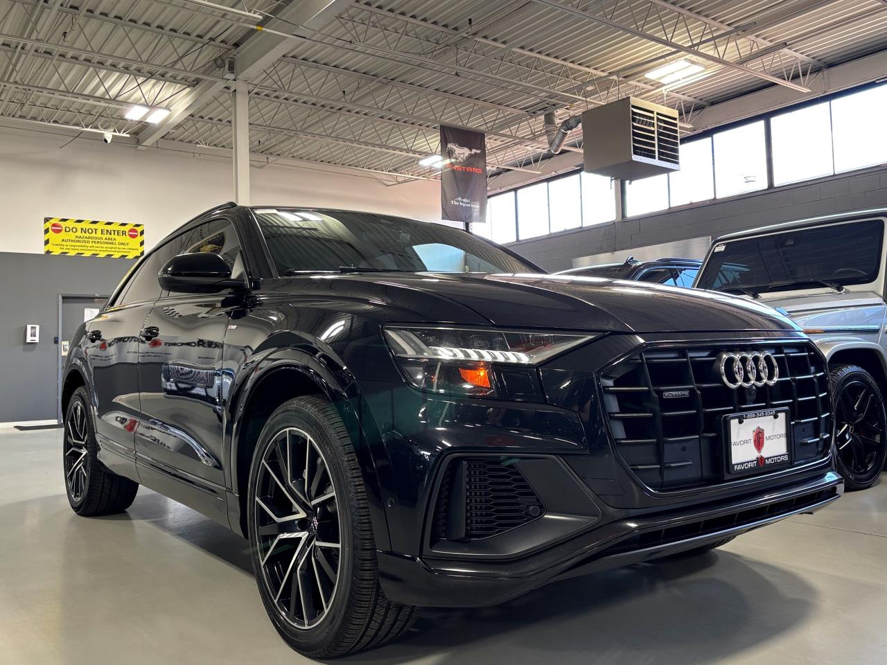 2019 Audi Q8 Technik|S-LINE|QUATTRO|NAV|HEADSUP|WOOD|AMBIENT|3D - Photo #2
