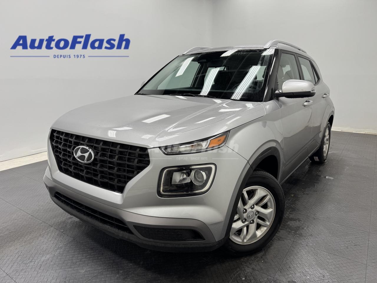 Used 2023 Hyundai Venue PREFERRED, MAGS, CARPLAY, SIÈGES+VOLANT CHAUFFANTS for sale in Saint-Hubert, QC