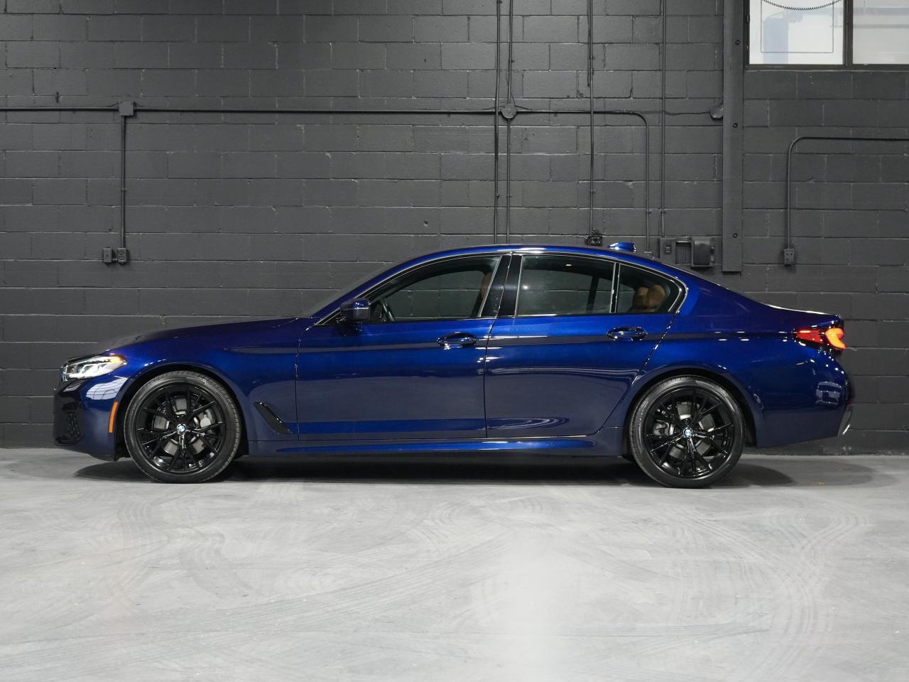 2022 BMW 5 Series 530i xDrive/ROOF/HUD/HARMAN K/INTELLIGENT SAFETY Photo