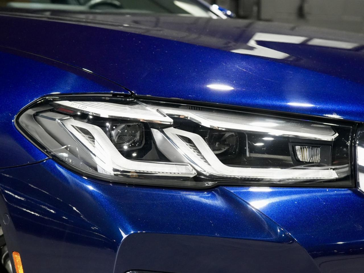 2022 BMW 5 Series 530i xDrive/ROOF/HUD/HARMAN K/INTELLIGENT SAFETY Photo