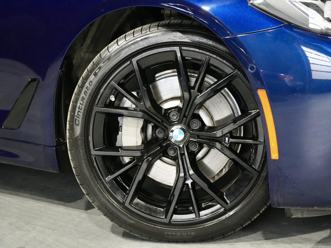 2022 BMW 5 Series 530i xDrive/ROOF/HUD/HARMAN K/INTELLIGENT SAFETY Photo