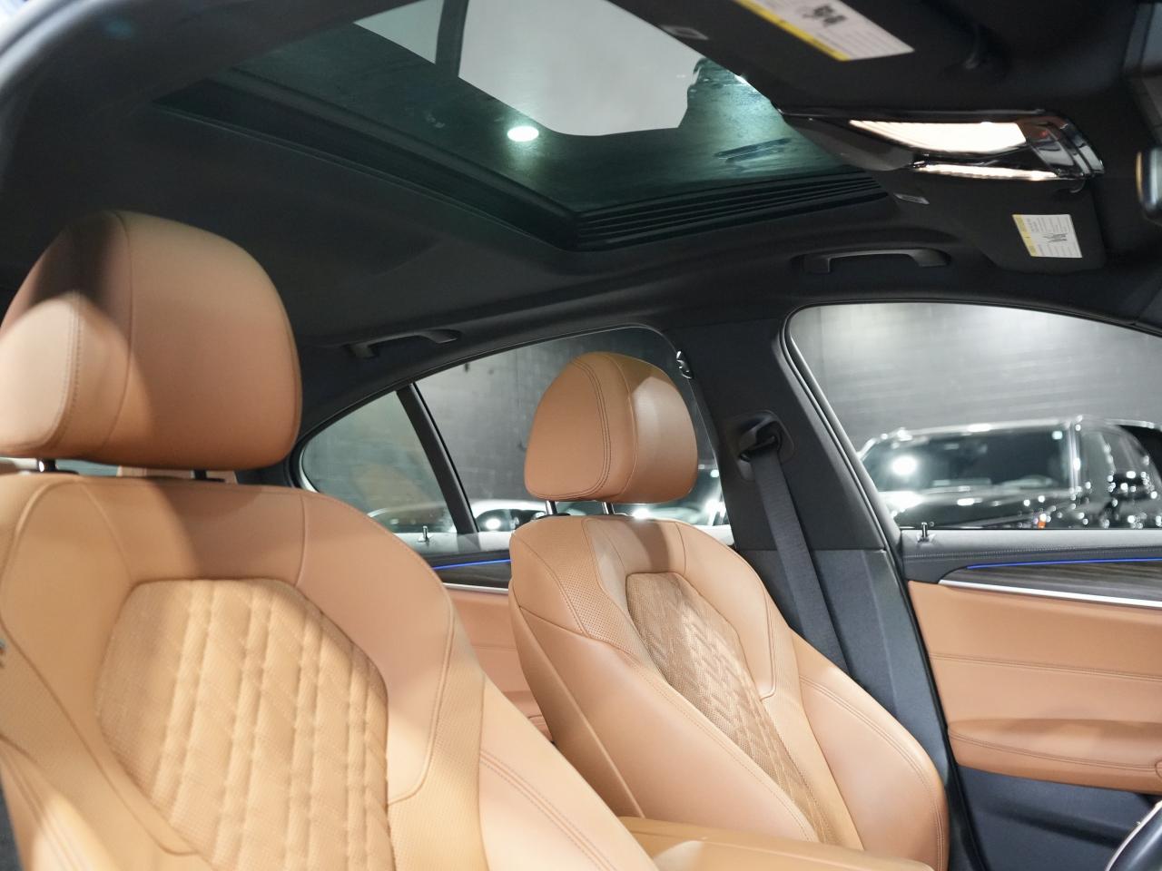 2022 BMW 5 Series 530i xDrive/ROOF/HUD/HARMAN K/INTELLIGENT SAFETY Photo