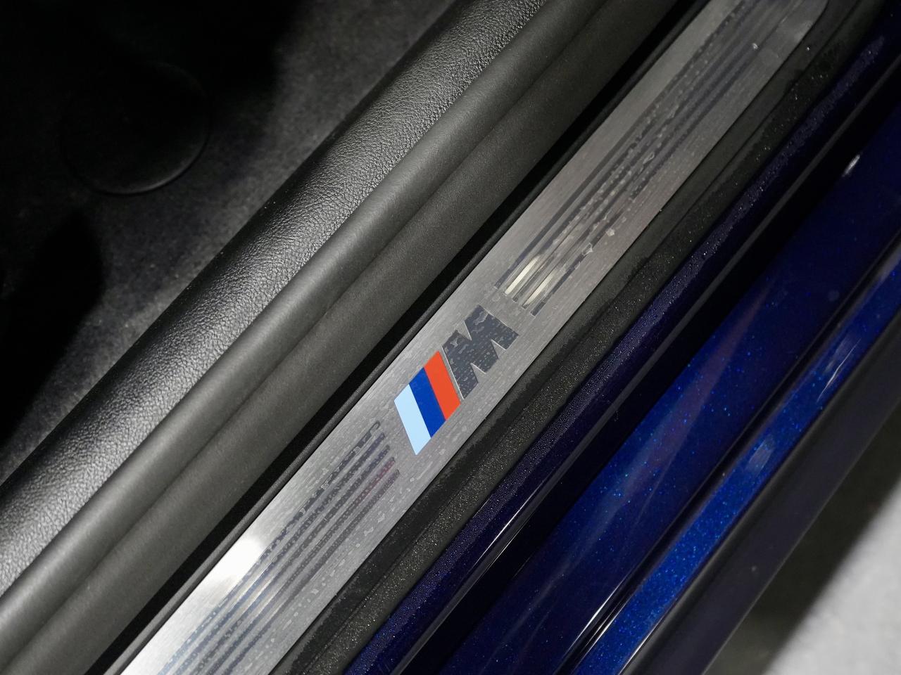 2022 BMW 5 Series 530i xDrive/ROOF/HUD/HARMAN K/INTELLIGENT SAFETY Photo