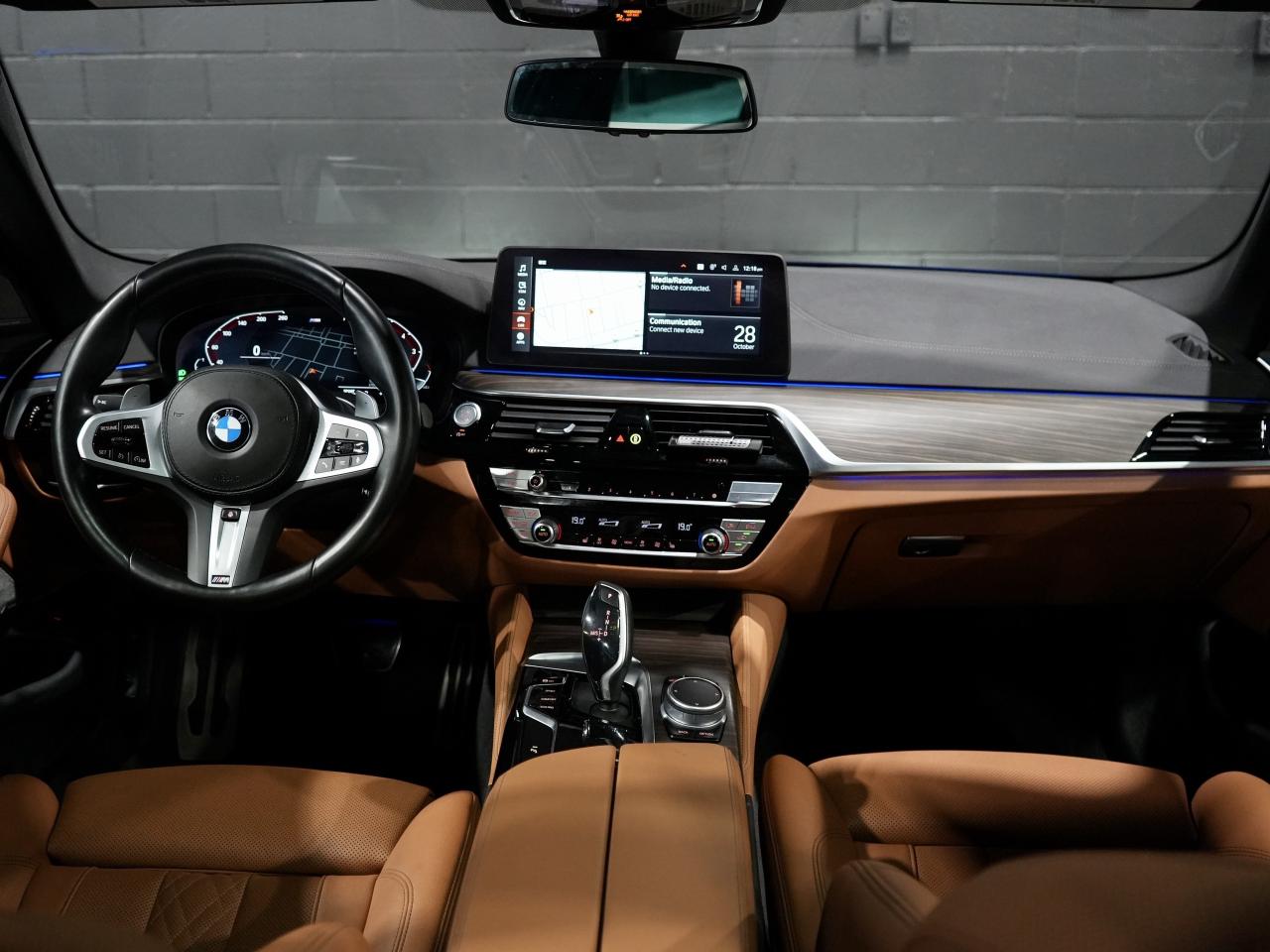 2022 BMW 5 Series 530i xDrive/ROOF/HUD/HARMAN K/INTELLIGENT SAFETY Photo