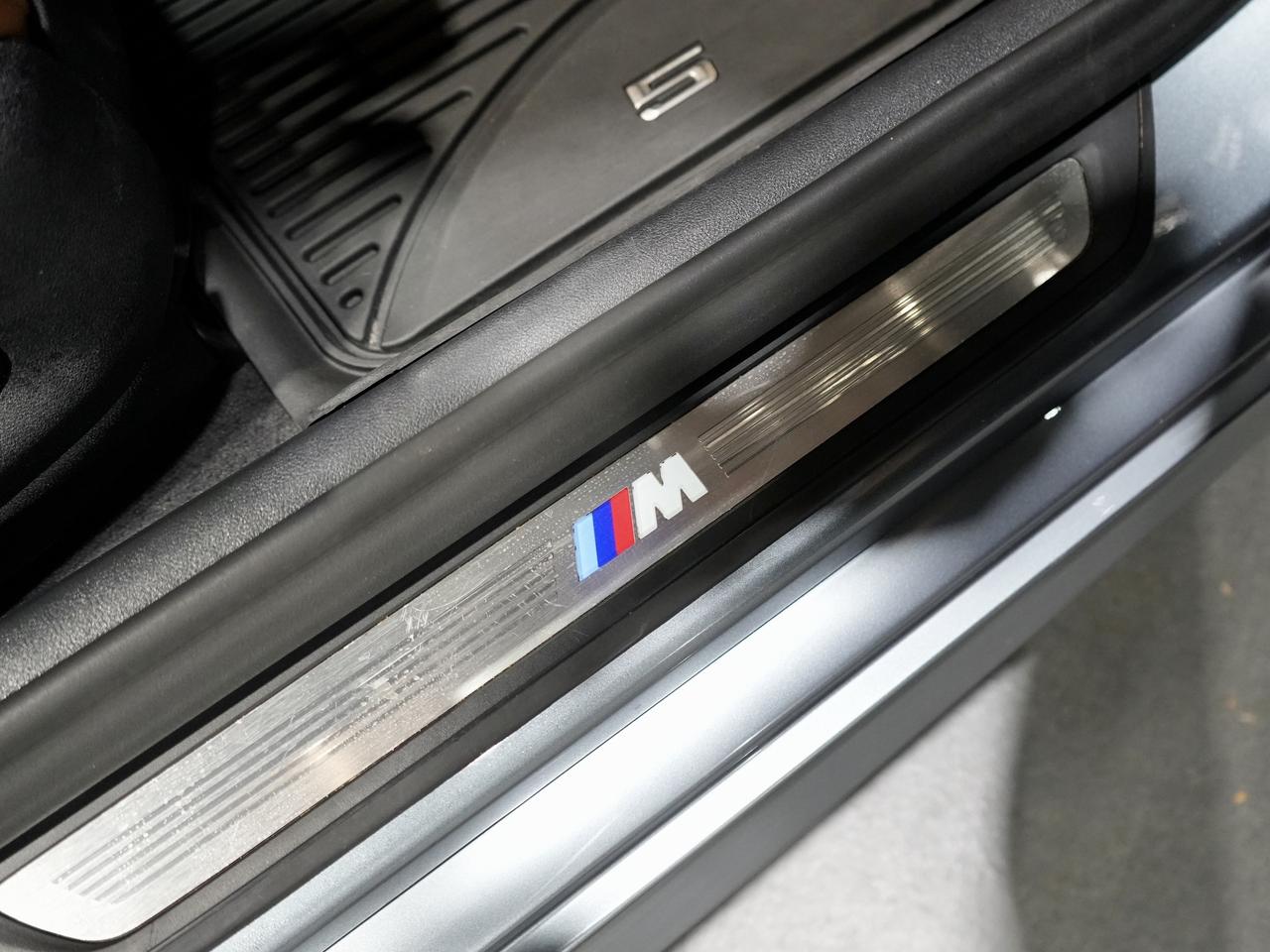 2020 BMW 5 Series 530i xDrive M SPORT/CAM/DRIVE ASSIST/NO ACCIDENTS Photo