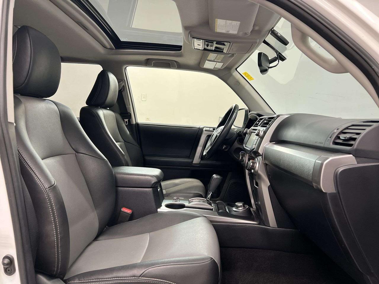 2019 Toyota 4Runner 4X4 | 7-PASS | HTD LEATHER | SUNROOF |NAV | ALLOYS Photo