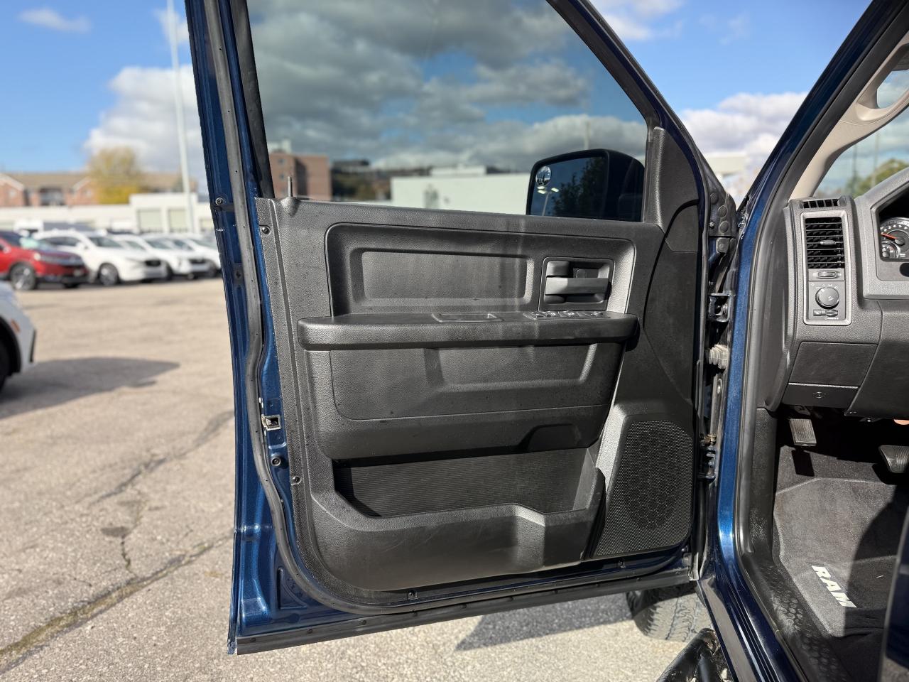 2019 RAM 1500 Classic ST 4x4 Crew Cab 5'7  Box | NAVIGATION | Photo