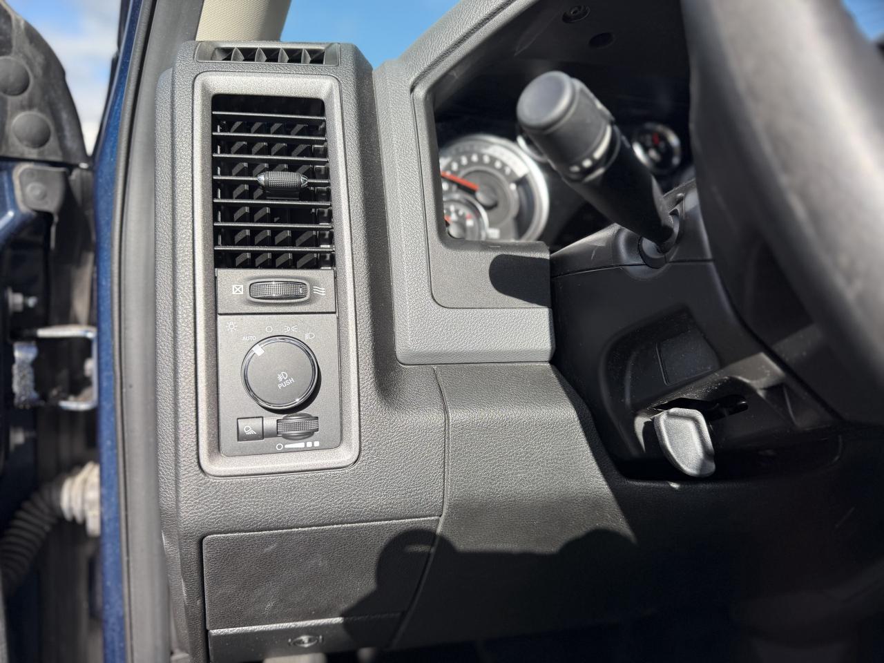 2019 RAM 1500 Classic ST 4x4 Crew Cab 5'7  Box | NAVIGATION | Photo