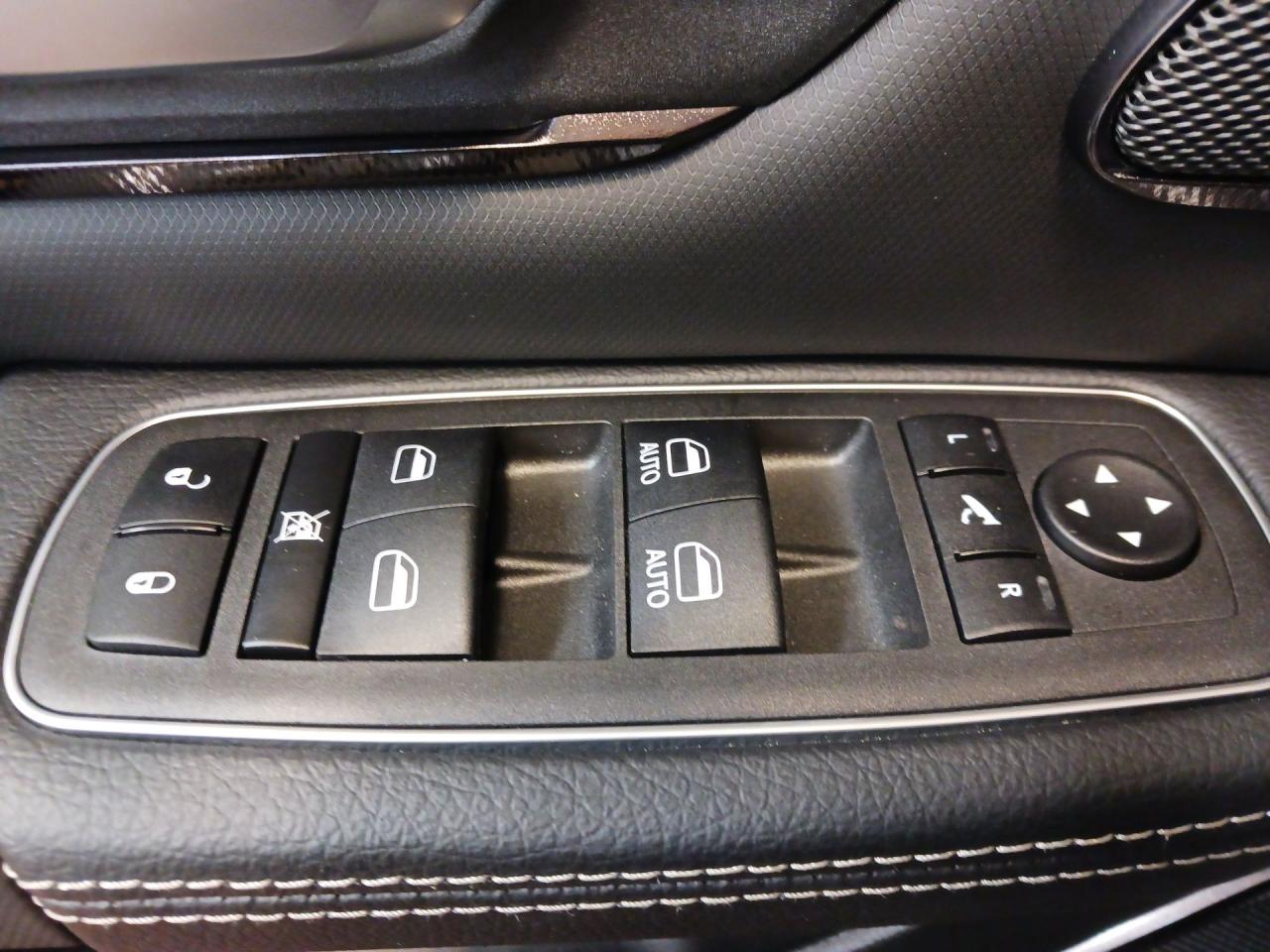 2024 RAM 1500 CREW CAB/NIGHT EDITION/REBEL 12 Photo