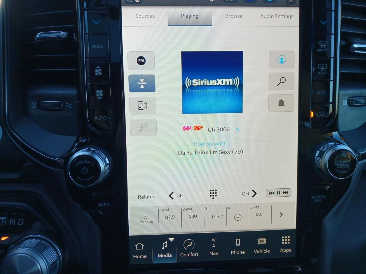 2024 RAM 1500 CREW CAB/NIGHT EDITION/REBEL 12 Photo