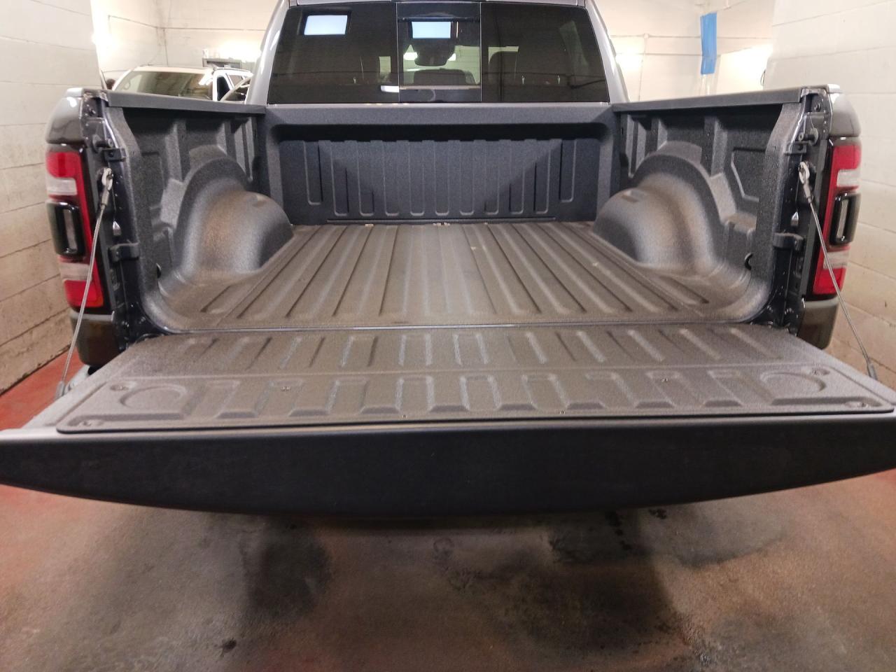 2024 RAM 1500 CREW CAB/NIGHT EDITION/REBEL 12 Photo