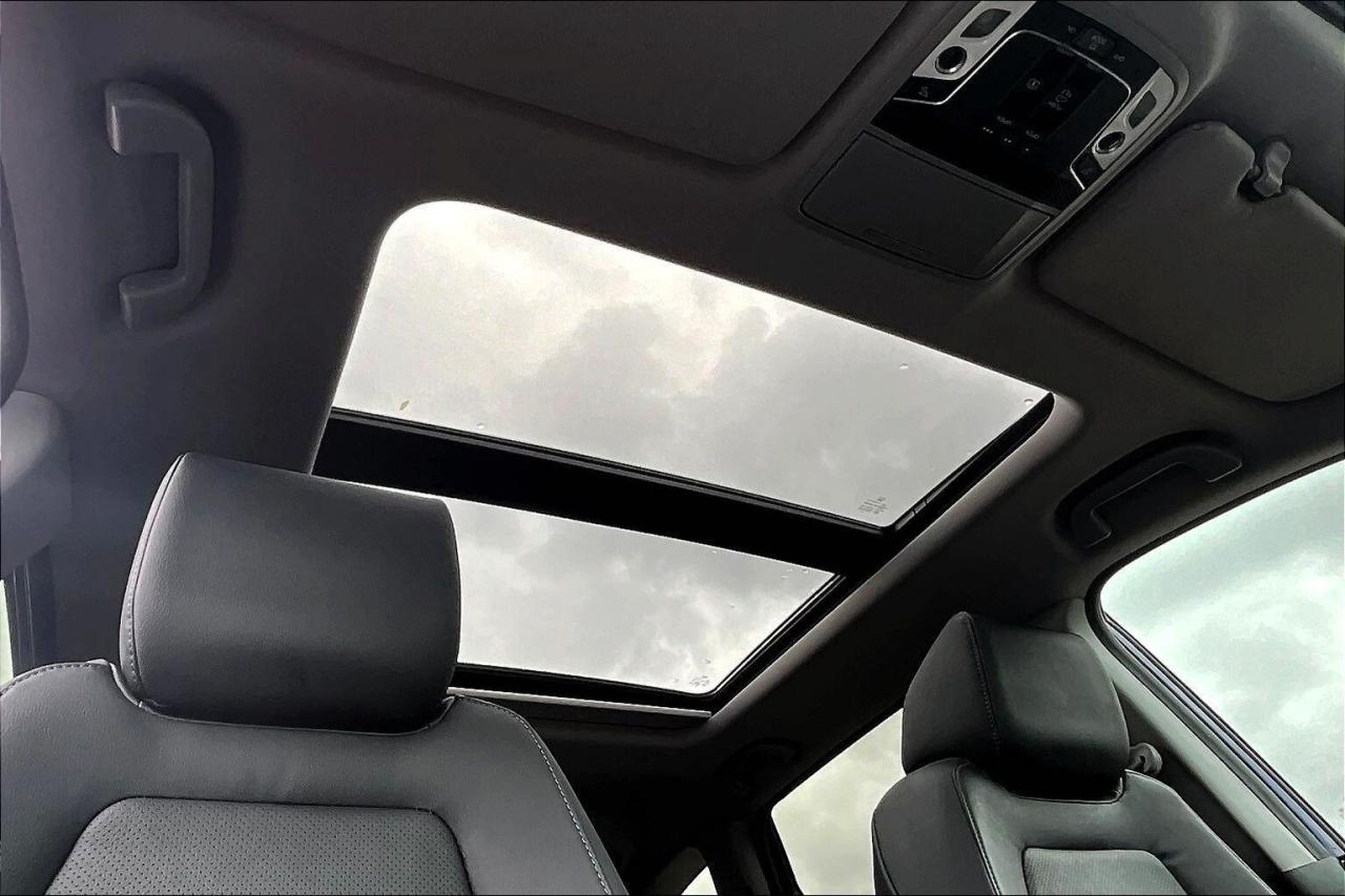 2019 Honda CR-V Touring | Leather | Sunroof | Honda Sensing | AWD Photo