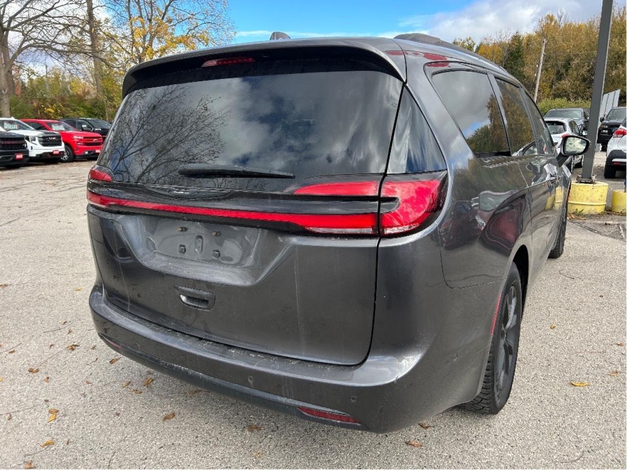 2022 Chrysler Pacifica TOURING L, CLEAN CARFAX, REMOTE START, 8 PASSENGER - Photo #6