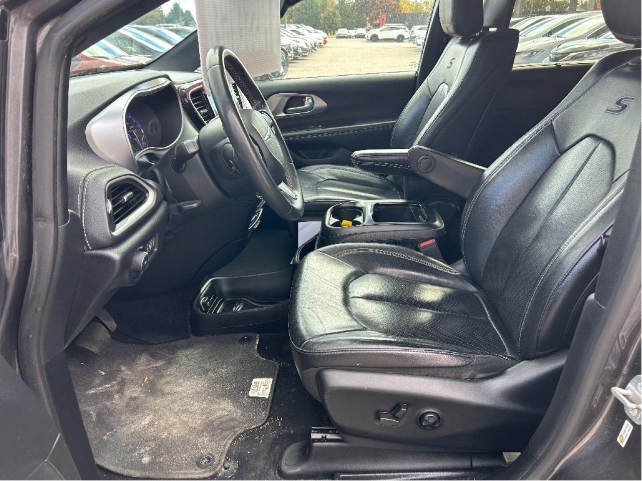 2022 Chrysler Pacifica TOURING L, CLEAN CARFAX, REMOTE START, 8 PASSENGER - Photo #16