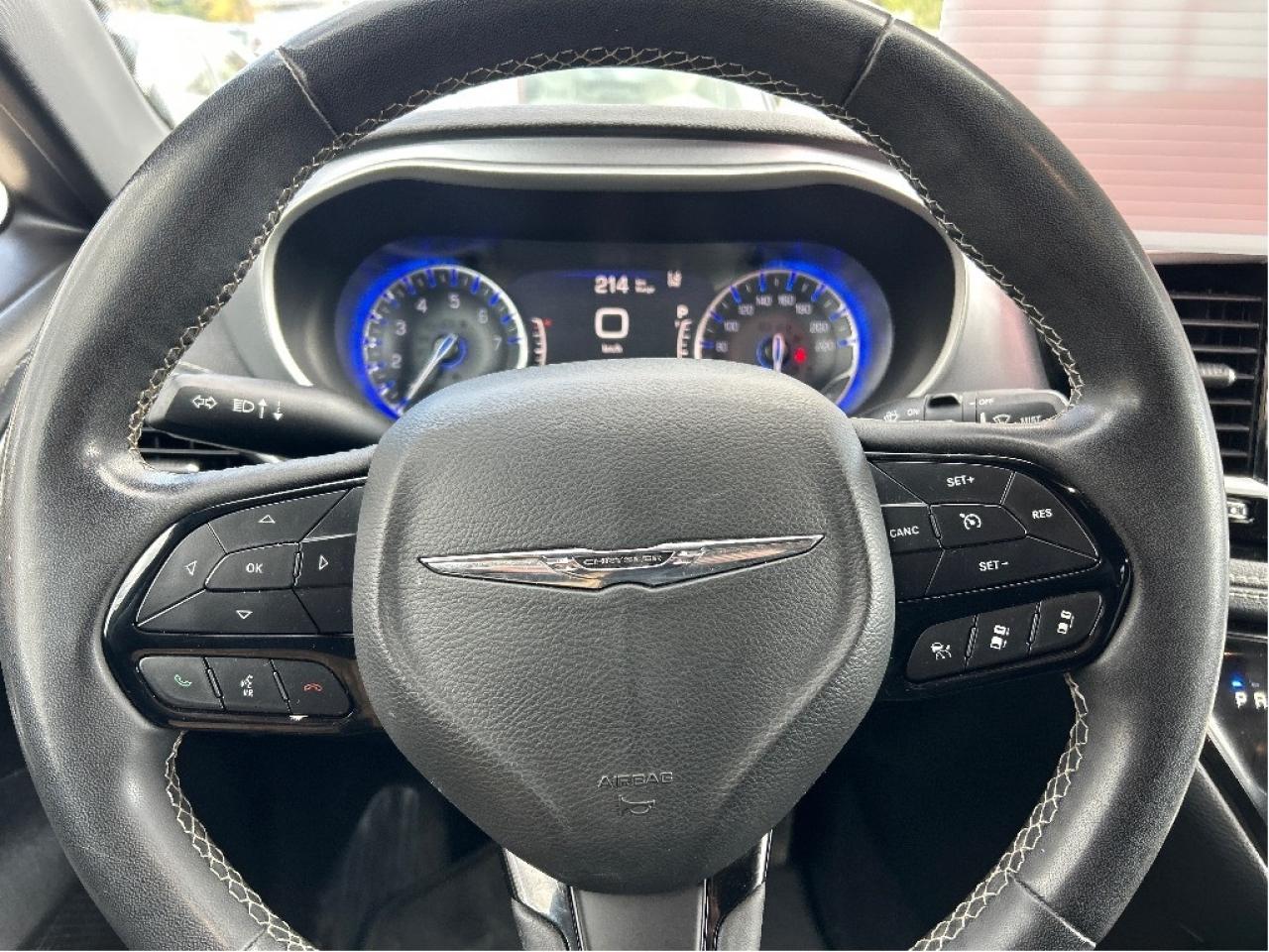 2022 Chrysler Pacifica TOURING L, CLEAN CARFAX, REMOTE START, 8 PASSENGER - Photo #18