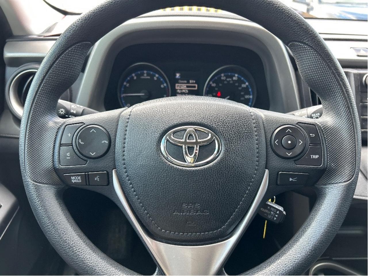 2018 Toyota RAV4 LE, CLEAN CARFAX, FRONT WHEEL DRIVE, ONLY 39 000KM - Photo #16