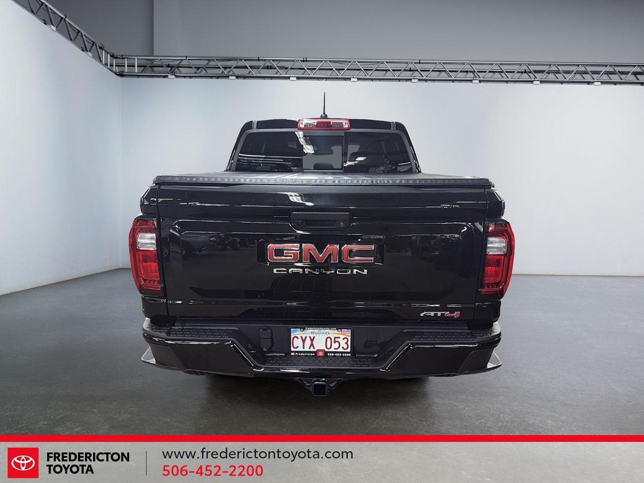 2024 GMC Canyon AT4 Photo